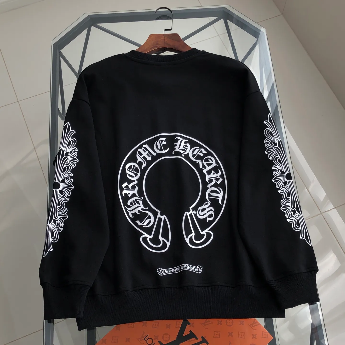 Chrome Hearts 2026New Arrival logo ⚠️ ⚠️ Quality⚠️ Same Style g Classiclogo Versatile Same Style ：Black White Size ：XS L XS ： 59.5 114 69.5 53 S ： 61.5 118 71 54.5 M ： 63.5 122 72.5 55.5 L ： 65.5 126 74 56.5